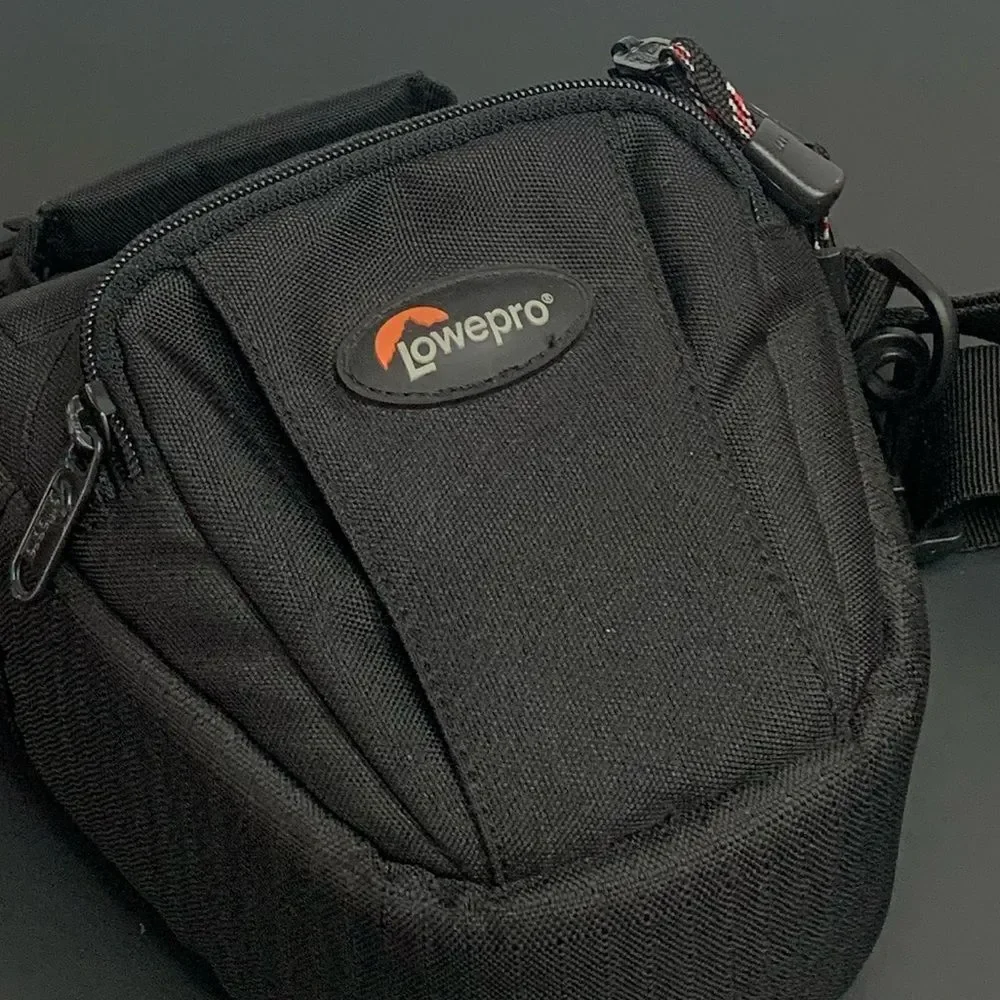 LOWE PRO MULTI USE CAMERA BAG